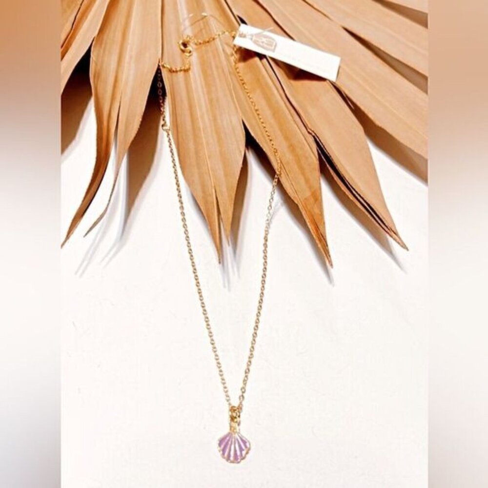 Purple seashell necklace F51